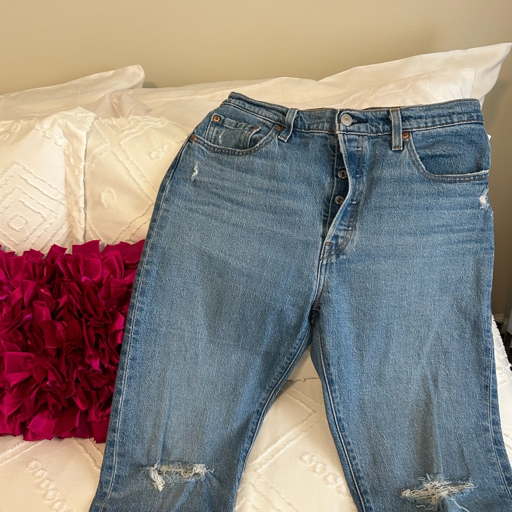 Levi 501 high waist jeans, button up.